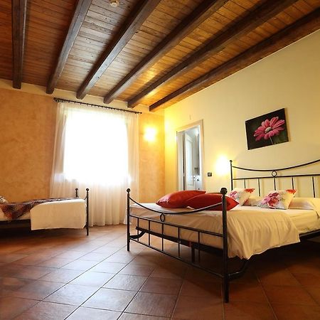 Agriturismo Creta Rossa Torre di Ruggiero Eksteriør billede