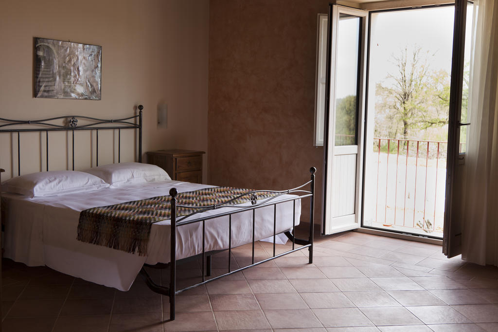 Agriturismo Creta Rossa Torre di Ruggiero Eksteriør billede