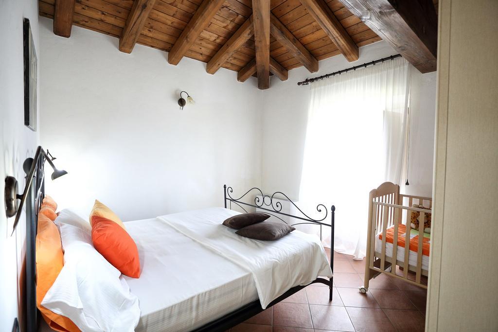 Agriturismo Creta Rossa Torre di Ruggiero Eksteriør billede