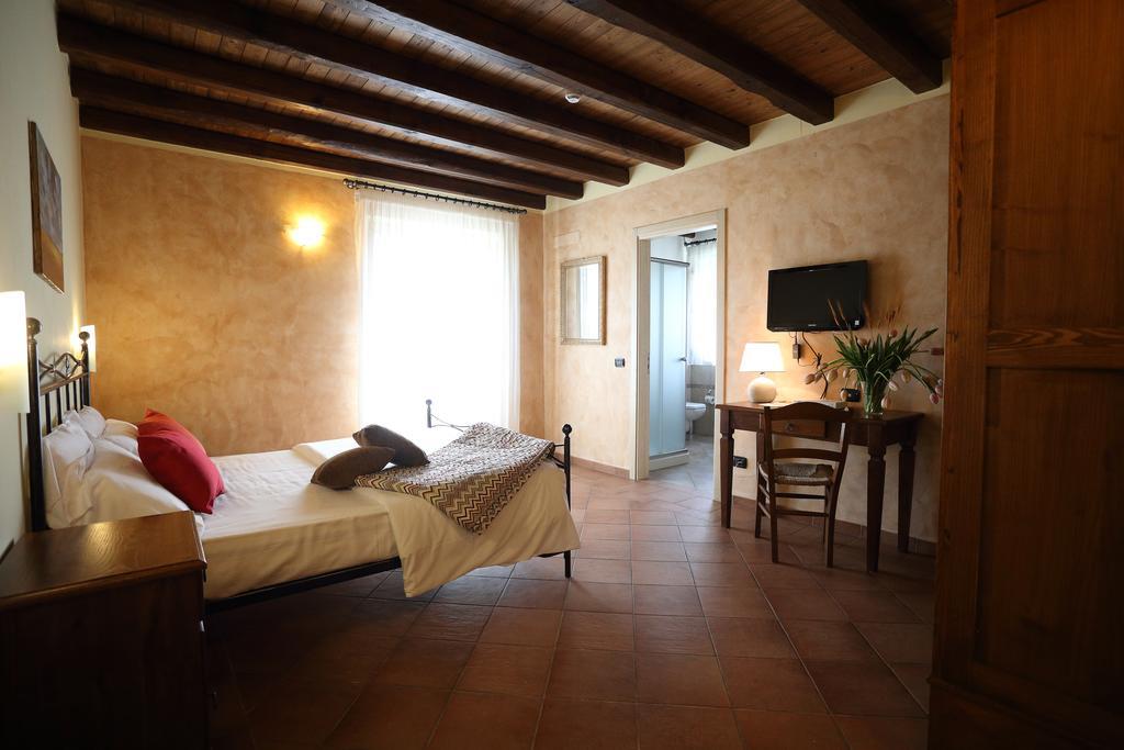 Agriturismo Creta Rossa Torre di Ruggiero Eksteriør billede