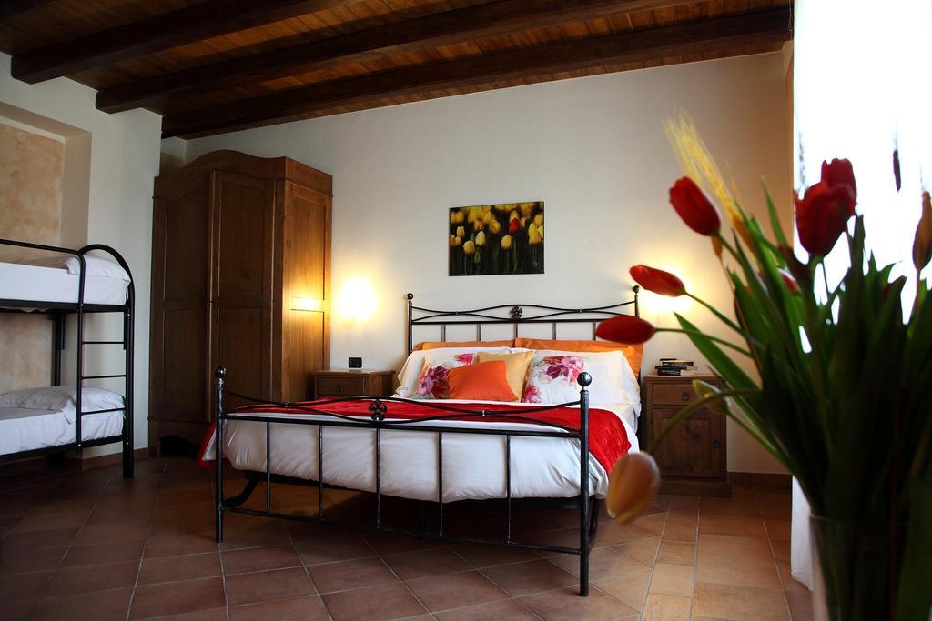 Agriturismo Creta Rossa Torre di Ruggiero Eksteriør billede