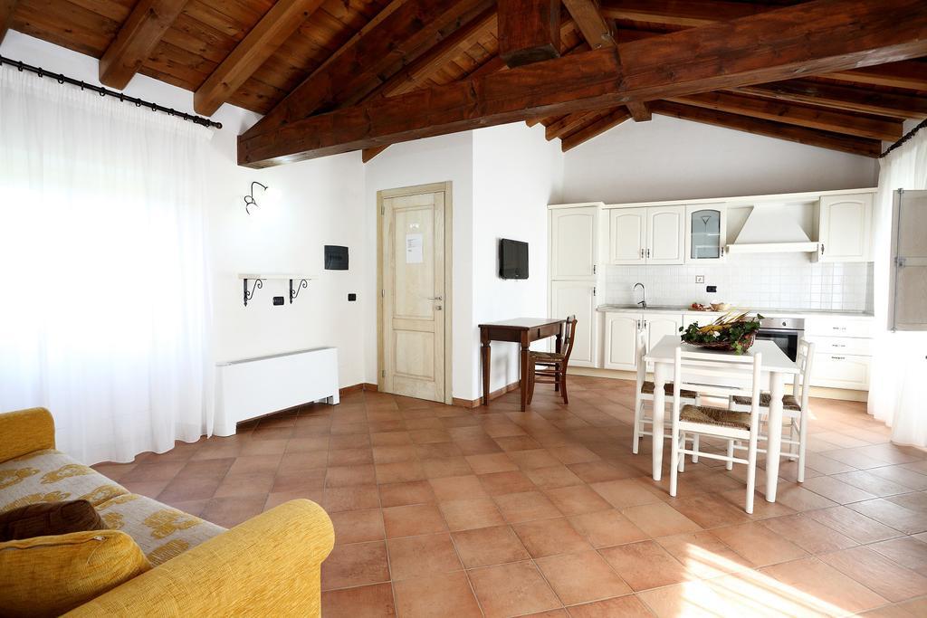 Agriturismo Creta Rossa Torre di Ruggiero Eksteriør billede