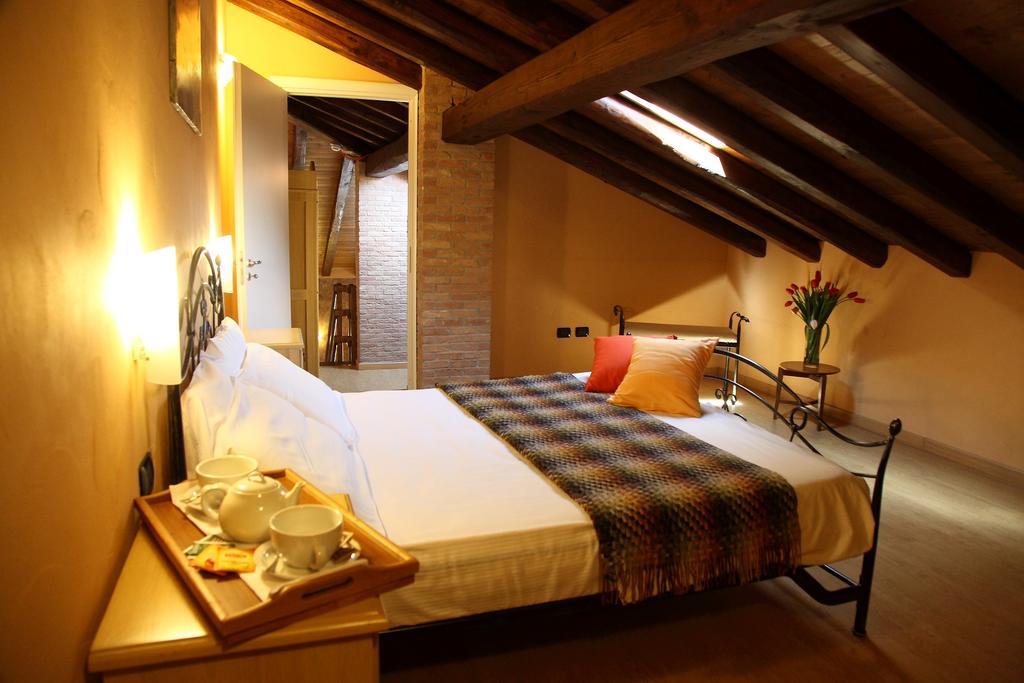 Agriturismo Creta Rossa Torre di Ruggiero Eksteriør billede