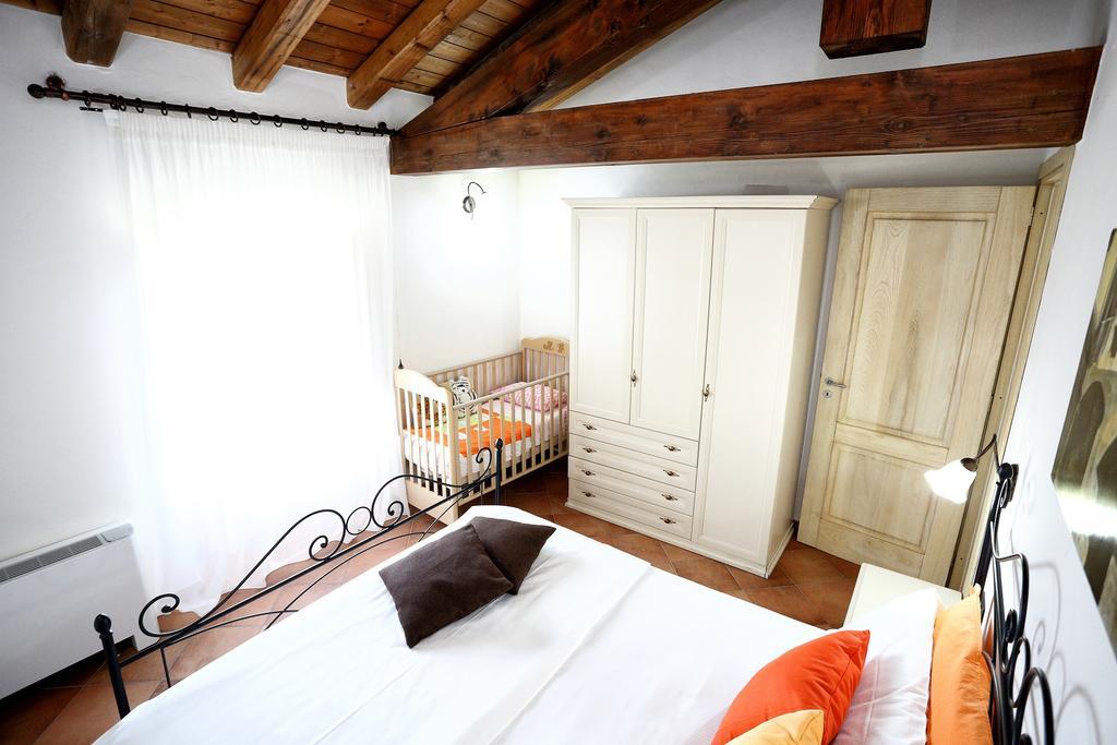 Agriturismo Creta Rossa Torre di Ruggiero Eksteriør billede