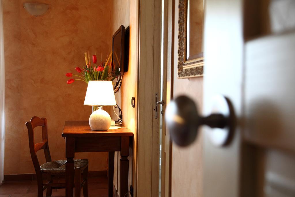 Agriturismo Creta Rossa Torre di Ruggiero Eksteriør billede
